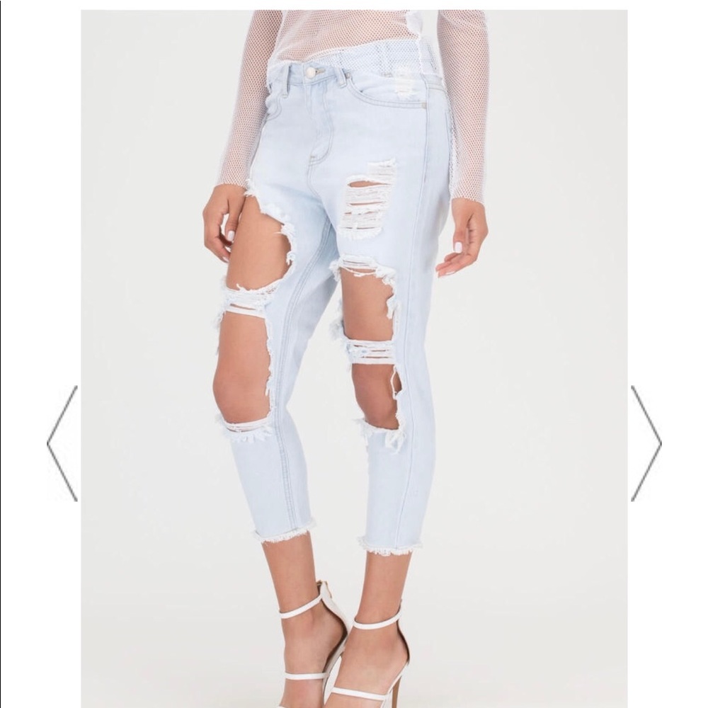 Fray Cropped Boyfriend Jeans - Picture 2 of 5
